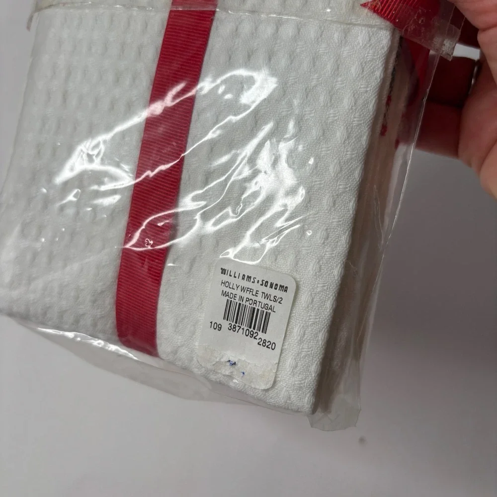 Williams Sonoma Holly Waffle Weave Kitchen Towels Set of 2 White Red Green New